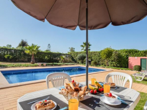 SUPERB VILLA W PRIVATE POOL, WIFI, A C, BBQ